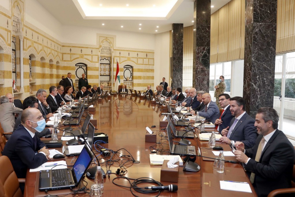 مجلس الوزراء أرجأ بند إعادة تنظيم المصارف وكلف الاتصالات إعداد دراسة بشأن "ستارلينك" وينتظر رد "شورى الدولة" على مرسومي الحوافز للموظفين ميقاتي : نتابع تحمل مسؤولياتنا والضغط في موضوع الاضراب