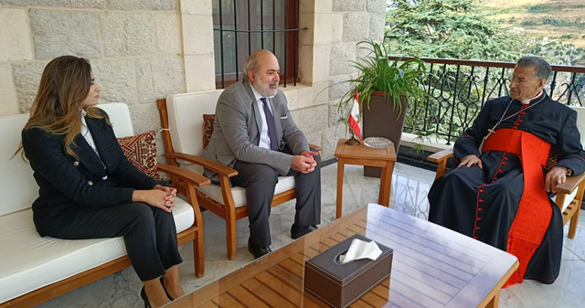 الراعي تسلم من الفرد رياشي دعوة للاحتفال في ذكرى تأسيس" المؤتمر الدائم للفدرالية" واستقبل الصحافي عوض