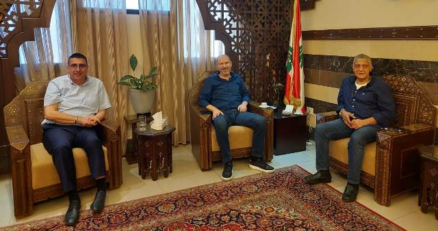 حجار اجتمع بمحافظ الجنوب ورؤساء بلديات اتحاد صيدا الزهراني: 17000 نازح جنوبي وقدرتنا على معالجة الايواء لم تتجاوز الـ 25 بالمئة في صيدا