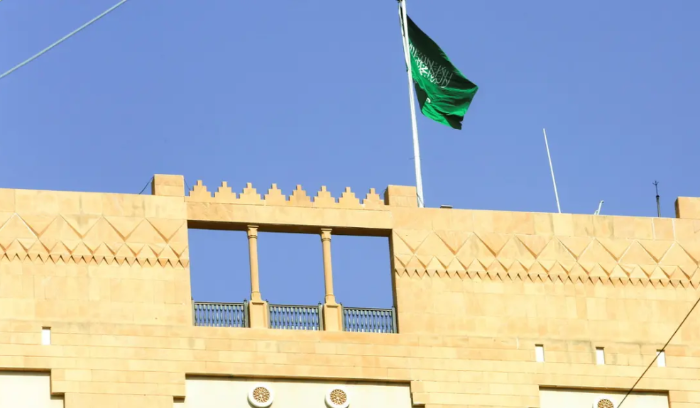 إشكال مع عناصر أمن حماية السفارة السعودية في بيروت