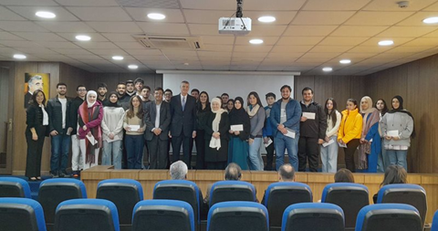 28 منحة طالبية من جامعة رفيق الحريري ومؤسستها في إطار تحقيق العدالة الإجتماعية والتربوية