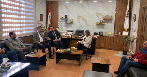 وزير الزراعة يزور محافظة النبطية ويتابع خطة مسح الأضرار الزراعية ويطلق عملية توزيع بطاقة المزارع