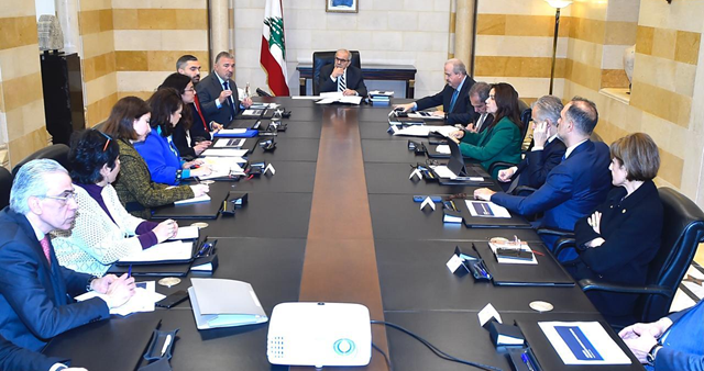 رئيس الحكومة ترأس اجتماعا بحث في مشروع إعادة إعمار البنى التحتية المقدم من البنك الدولي: للمناطق الحدودية الأولوية