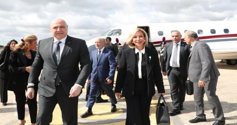 الرئيس عون واللبنانية الأولى غادرا الى الفاتيكان