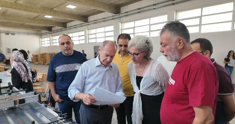 وزيرة التربية تفقدت مركز التصحيح في بئر حسن