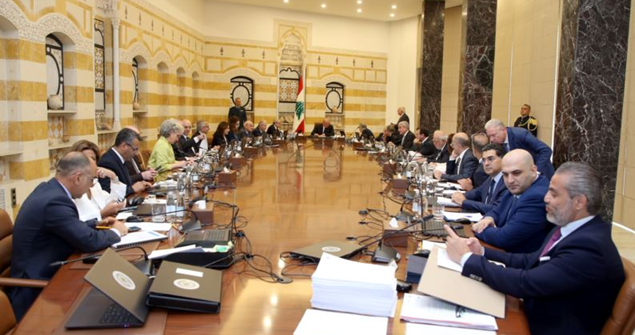 الرئيس عون ترأس اجتماعا وزاريا وامنيا تناول الاكتظاظ في السجون وتلقى دعوة من الرئيس بوتين الى القمة العربية الروسية الاولى وابرق الى نظيره العراقي ورئيس الوزراء معزيا بضحايا حريق الكوت