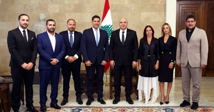 الرئيس عون نوه بالمواقف العقلانية إزاء الاحداث المؤسفة في سوريا: لتوحيد جهود اللبنانيين والتصرف بمسؤولية لابعاد لبنان عن الصراع من حولنا