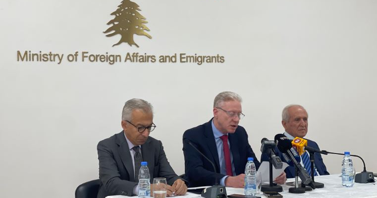 وزيرا الخارجية والاقتصاد أطلقا مؤتمر الاقتصاد الاغترابي بنسخته الرابعة رجي : لبنان عازم على استعادة سيادته وأن يكون شريكا عربيا ودوليا بساط : ليكن لمغترب شريكا في النهوض لا مصدر موسميا للدعم