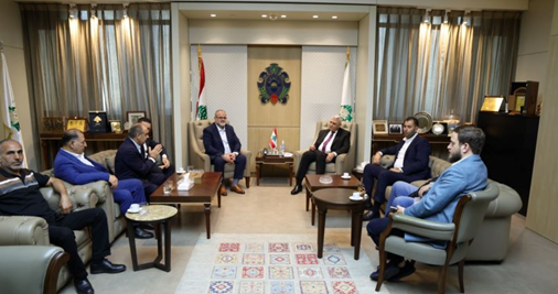 اتحاد نقابات الأفران والمخابز زار اللواء شقيرعارضا لواقع عمال القطاع