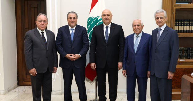 رئيس الجمهورية وقع مرسوم التشكيلات والمناقلات القضائية واكد امام وفد من " مؤتمر الاقتصاد الاغترابي الرابع": الاستقرار المدخل النهوض الاقتصادي وعودة السياحة دليل على تعافي لبنان