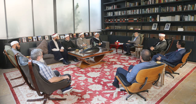 وفد من "هيئة العلماء المسلمين" زار جنبلاط وأشاد بجهوده لتحصين السلم الأهلي