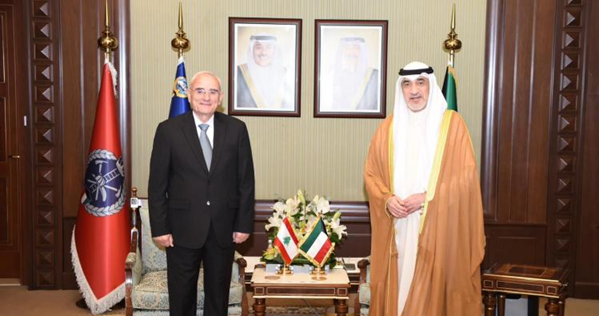 وزير الدفاع التقى وزير الداخلية الكويتي وتأكيد عمق العلاقات والتعاون الأمني والعسكري لمواجهة التحديات المشتركة