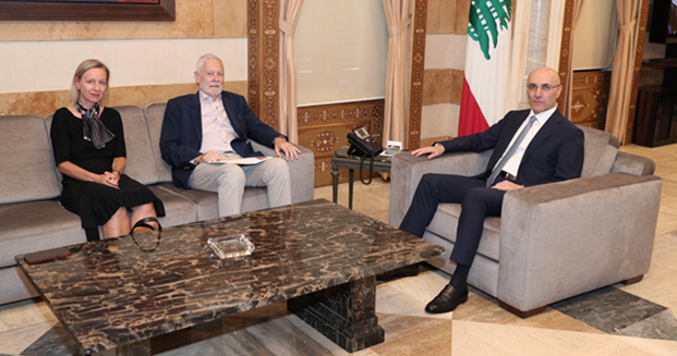 وزير الداخلية عرض مع دمشقية وكلاوس أوضاع اللاجئين الفلسطينيين في لبنان والتقى شقير