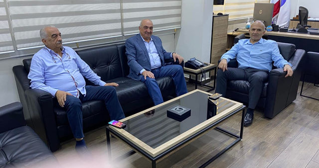 الحجار ورئيس بلدية بعاصير التقيا مدير عام مؤسسة مياه بيروت وجبل لبنان