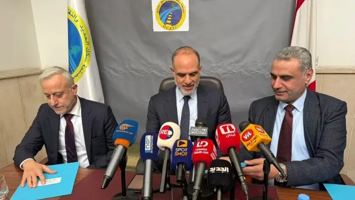 وزير الاشغال رعى توقيع بروتوكول تعاون بين مصلحة سكك الحديد ومرفأ طرابلس: لإعداد مخطط توجيهي وطني شامل للنقل