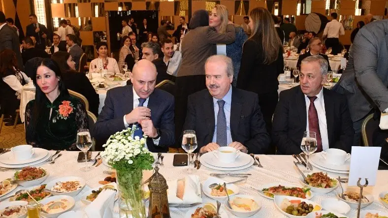 جابر في افطار للعاملين في المالية: الإيرادات تتحسّن لرفع الرواتب والإدارة الحديثة تتطلب تعاون الجميع