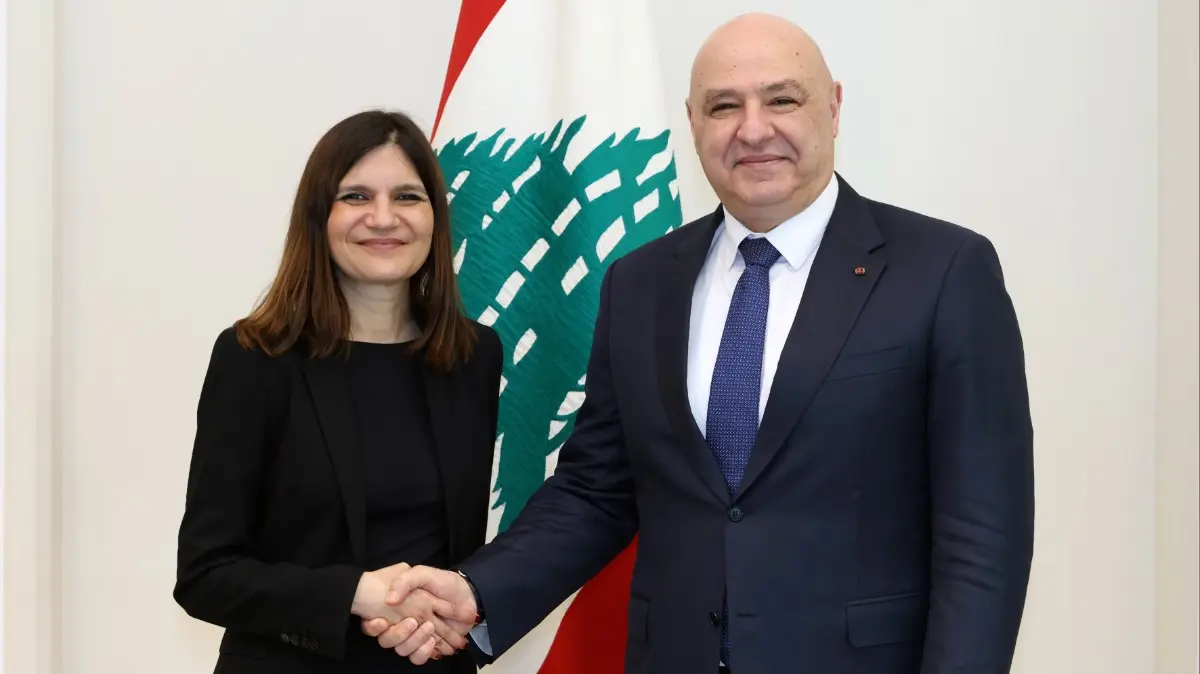 الرئيس عون للوزيرة المفوضة للجيوش الفرنسية: لبنان يرحب بدعم الرئيس ماكرون للوصول إلى وقف لإطلاق النار وبدء مفاوضات وفق المبادرة الرئاسية التفاوضية أليس روفو : نقف الى جانبكم والى جانب قرارات