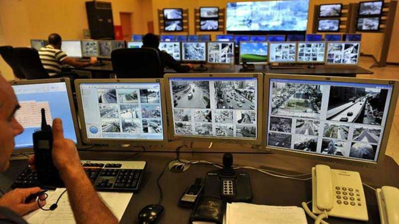 تصادم بين 4 سيارات على جسر الكولا وحركة المرور كثيفة