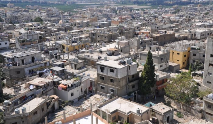إطلاق نار والقاء قنبلة في عين الحلوة ليلا وترقب في انتظار تسليم قاتل عنصر الامن الفلسطيتي