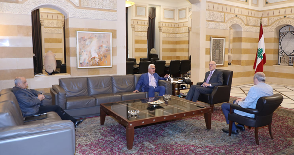 ميقاتي عرض مع بلاسخارت للتطورات جنوبا وبحث مع القرم في اوضاع الاتصالات والتقى وفدا من "اللقاء الديموقراطي" وزوارا ابو فاعور: نسعى للوصول إلى تفاهمات حول انتخاب الرئيس وترميم الوحدة الوطنية