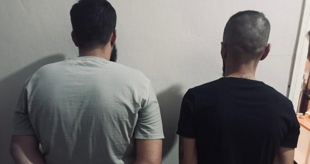 قوى الأمن: القبض على مطلوبين بحوزتهما ظرفان من المخدرات