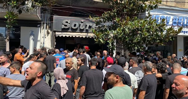 فتاة قضت اختناقا جراء حريق في محل للالبسة وسط السوق التجاري بالنبطية
