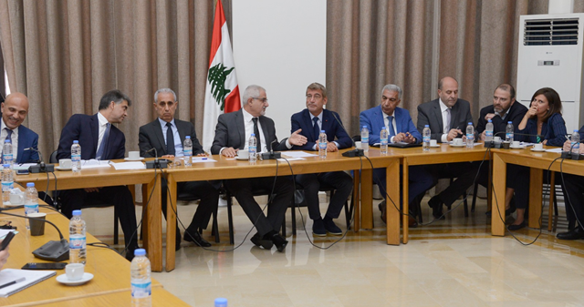 ورشة عمل كهربائية في لجنة الاشغال لبحث حلول تحسن التغذية بالتيار عطية : الكيل طفح من تقاذف المسؤوليات .. فياض : لتسهل المالية عمل المؤسسة