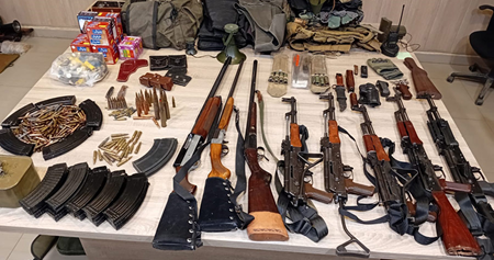الجيش: دهم منازل في النبي شيت وسرعين وشمسطار وتوقيف 8 أشخاص