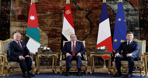 (*) ماكرون والسيسي والملك الاردني في البيان الختامي المشترك لقمة القاهرة: الحكم في غزة ينبغي أن يكون للسلطة الفلسطينية الممكّنة
