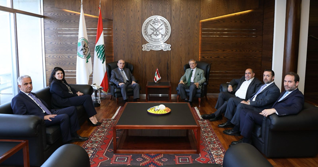 وزير الدفاع استقبل مديرين عامين واطلع من حبيب على مشاريع مصرف الإسكان لتأمين القروض لذوي الدخل المحدود والمتوسط